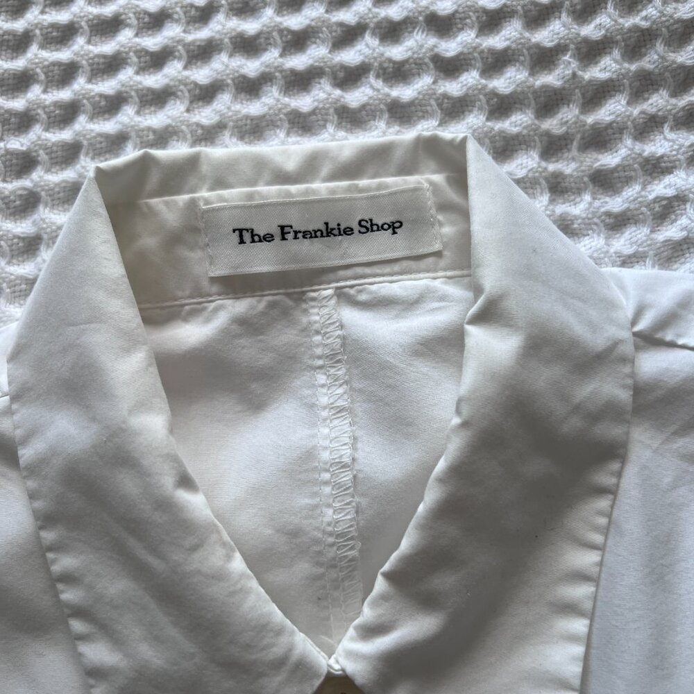 The Frankie Shop Ultra Cropped Sleeveless Button Down Shirt - Picture 3 of 5